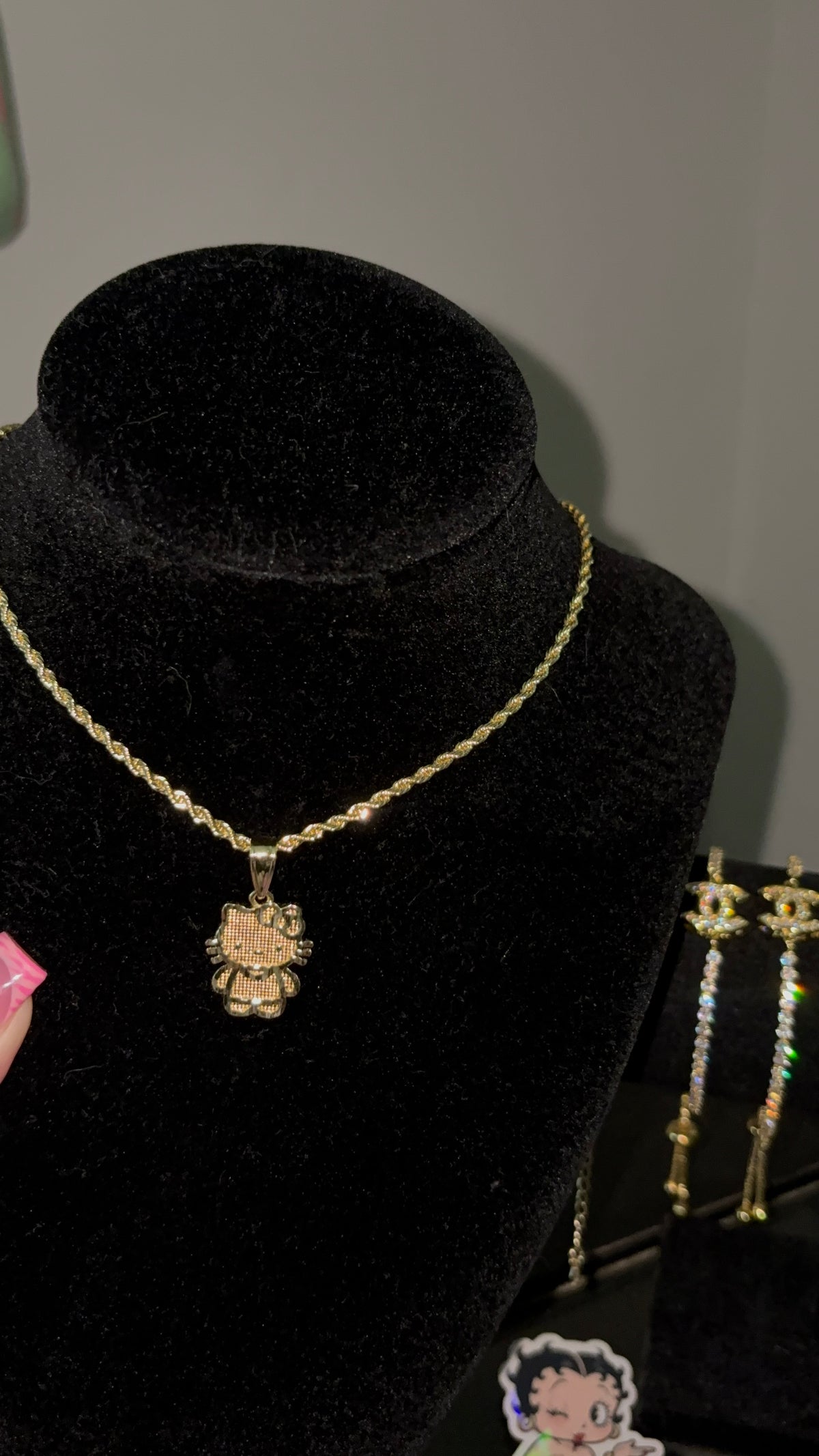 Small Kitty Body Necklace